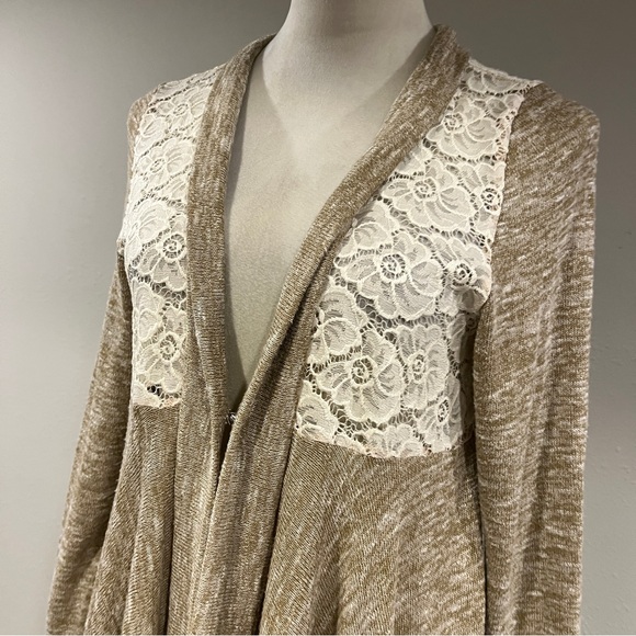 Kate Collection Knit open Cardigan in Tan and Cream with floral lace details - Picture 2 of 11